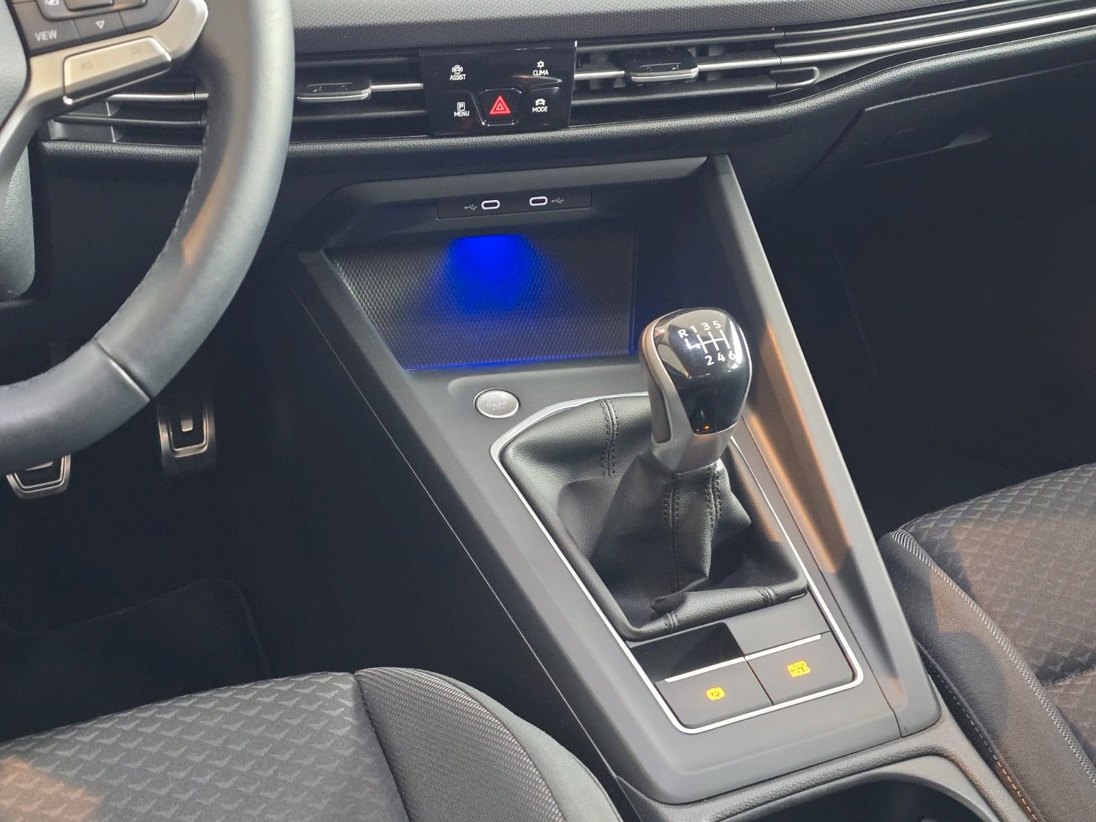 Volkswagen Golf VIII Active - Samsaru's Car Outlet