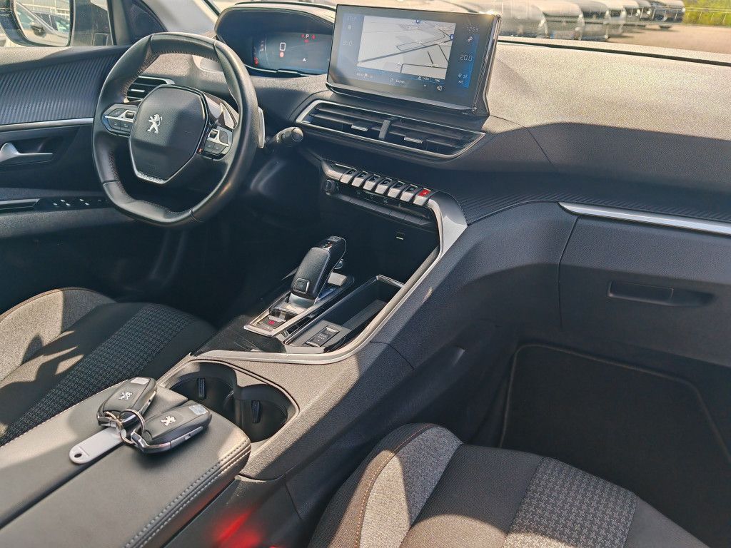 Peugeot 5008 PureTech - Samsaru's Car Outlet