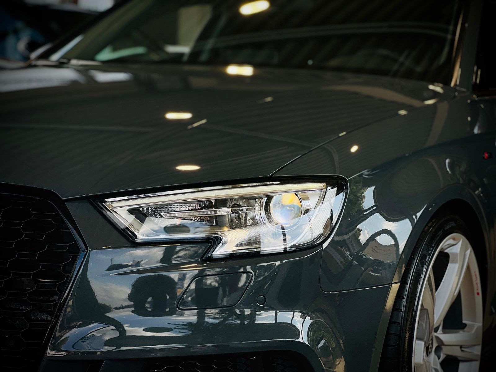 Audi A3 Limousine 30 TFSI S-Line - Samsaru's Car Outlet