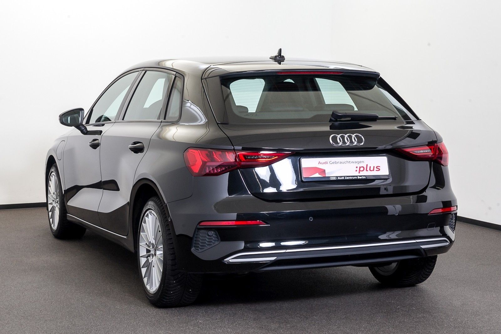 Audi A3 Sportback advanced 40 TFSI e S tr. - Samsaru's Car Outlet