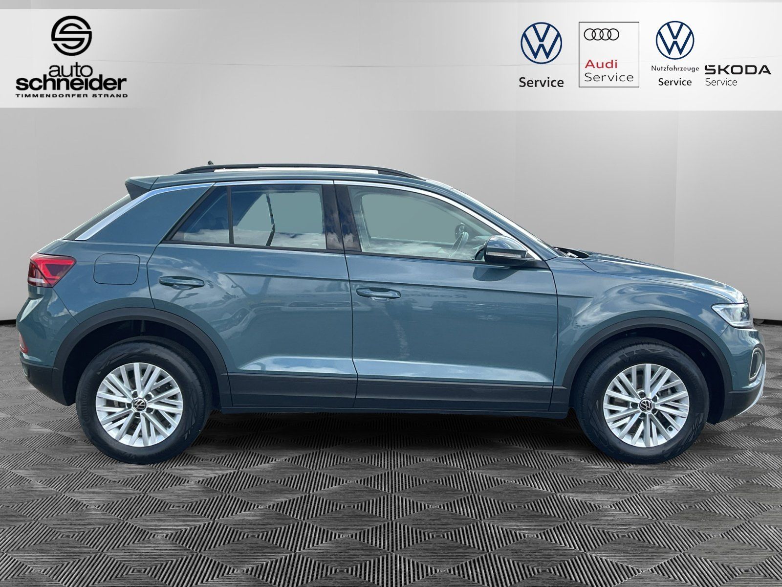 Volkswagen T-Roc 1.0 TSI Life - Samsaru's Car Outlet