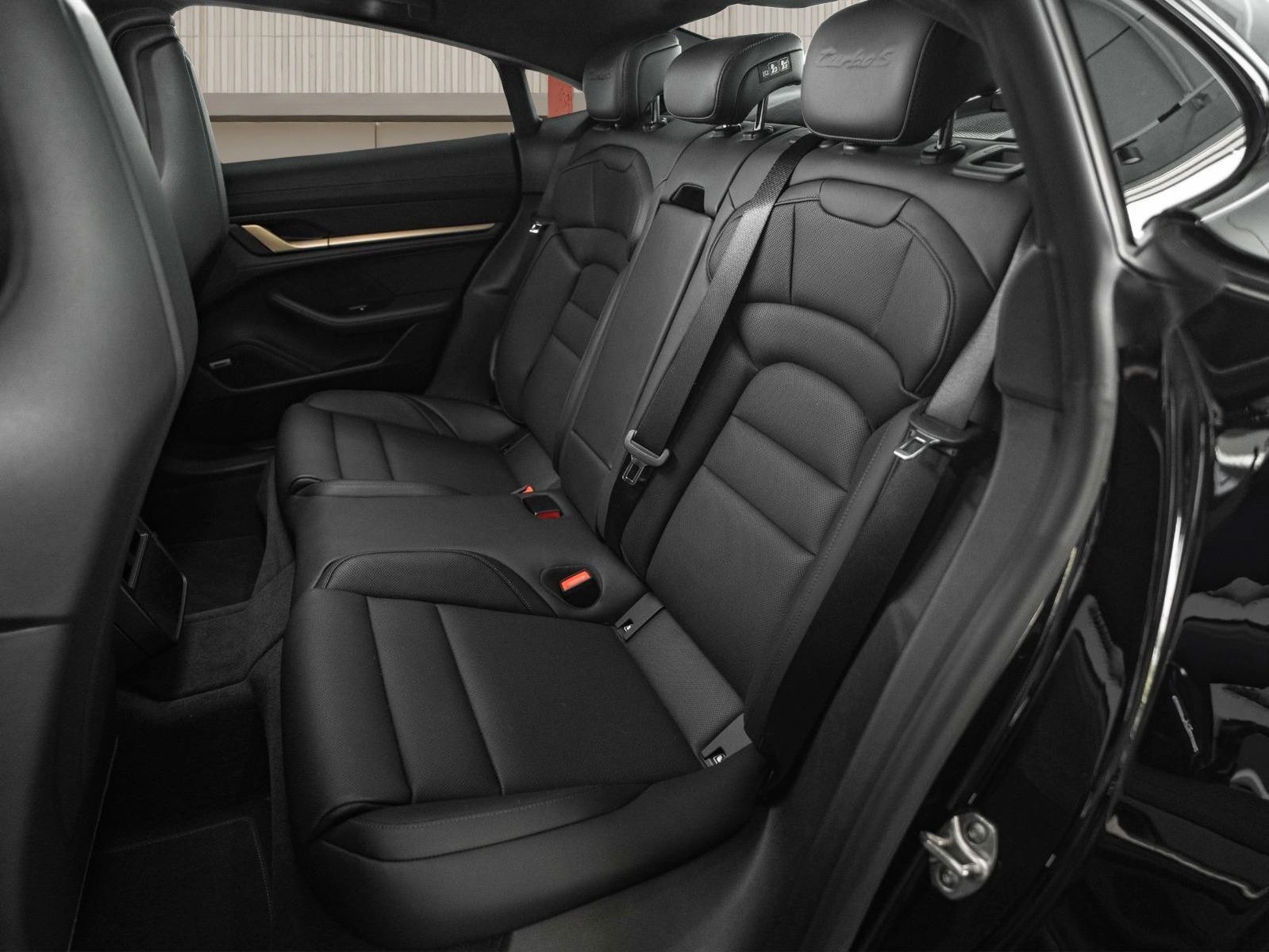 Porsche Taycan Turbo S WARRANTY°MATRIX°VENT°PANO°BOSE°