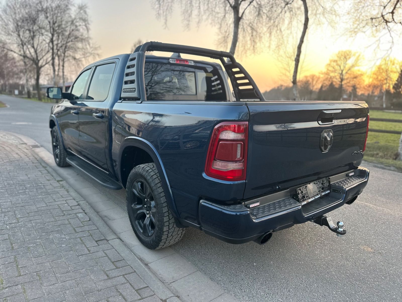 Dodge RAM 1500 LARAMIE CREW CAB 4X4 5.7L LPG