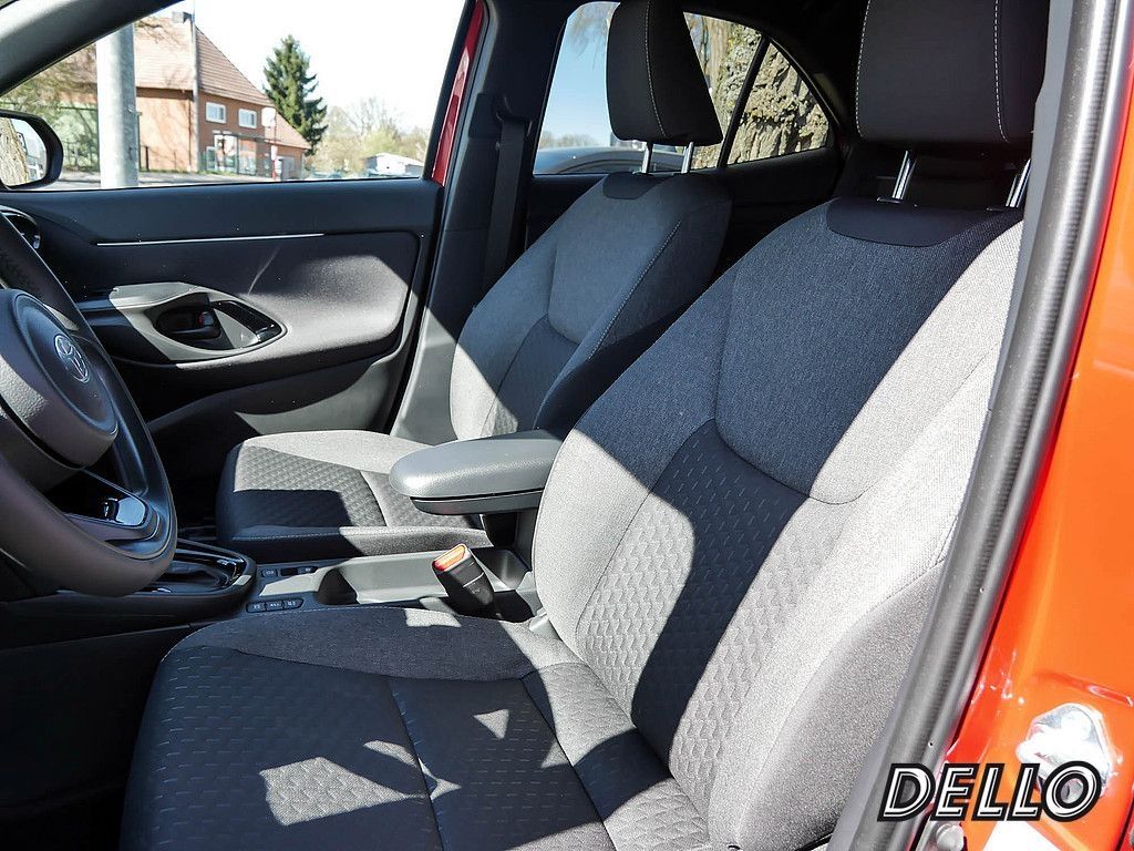 Toyota Yaris Cross Teamplayer Hybrid Navi LED ACC Apple