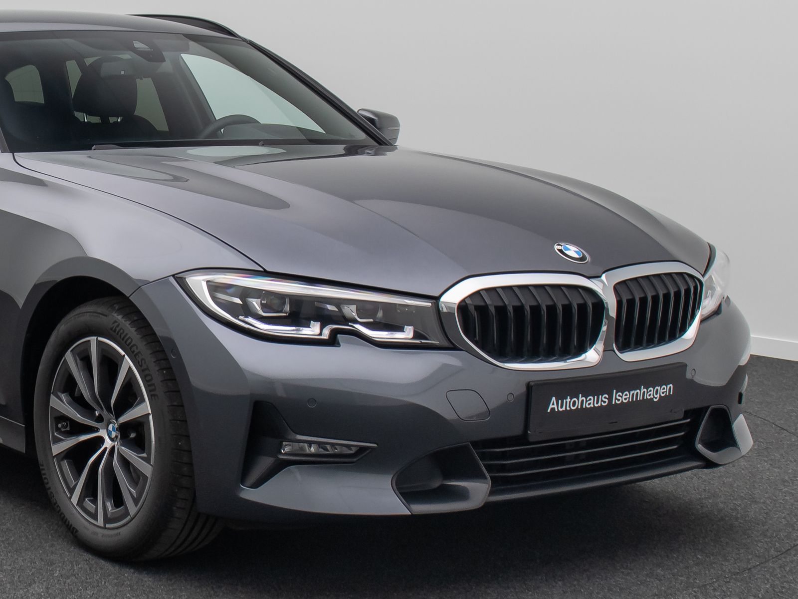 BMW 320d Sport Line - Samsaru's Car Outlet
