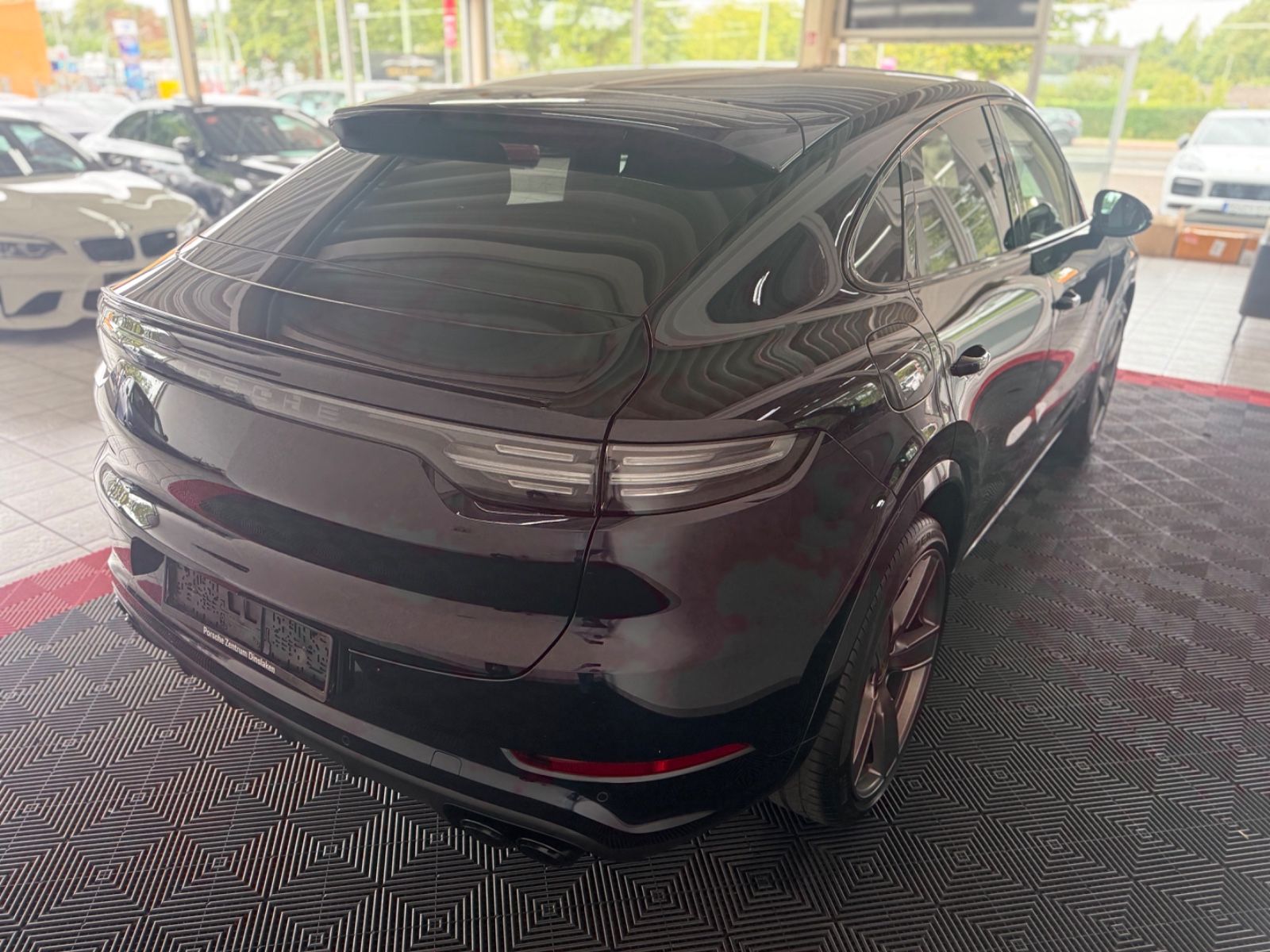 Porsche Cayenne Coupe Platinum Edition 1.Hand Approved