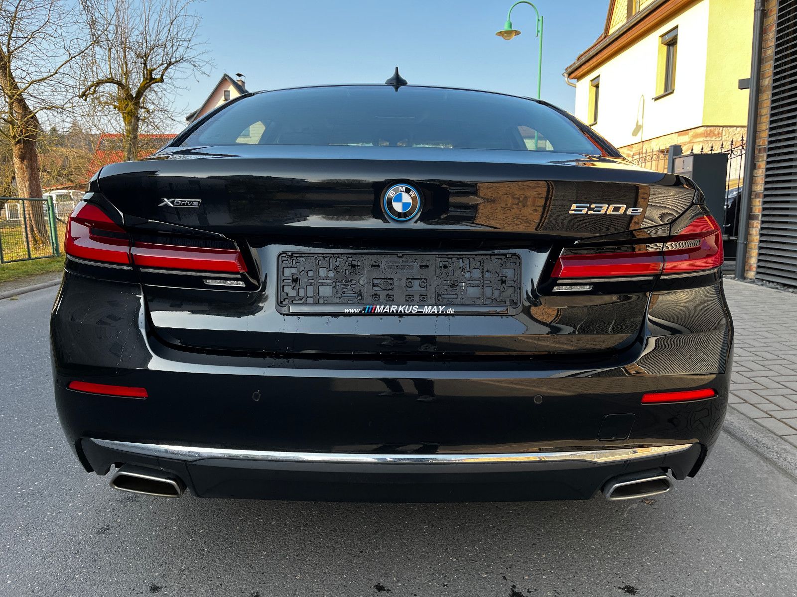 BMW 530e xDrive LuxuryLine Leder LED Navi GDach HUD