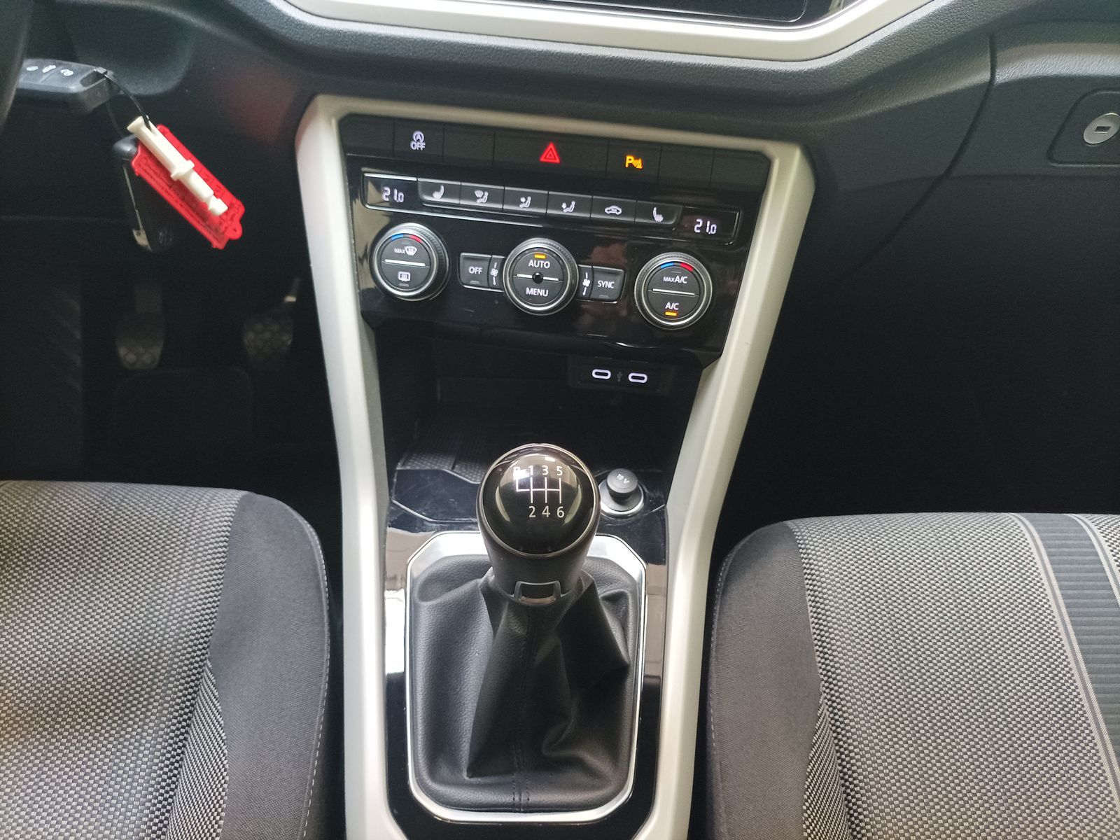 Volkswagen T-Roc 1.5 TSI Style - Samsaru's Car Outlet