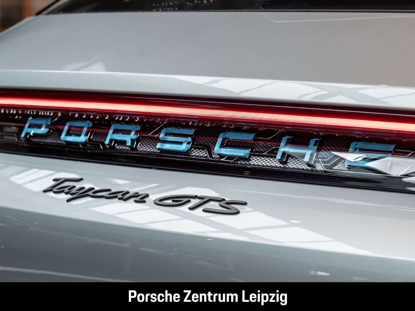 Porsche Taycan GTS Sport Turismo HeadUp InnoDrive Matrix