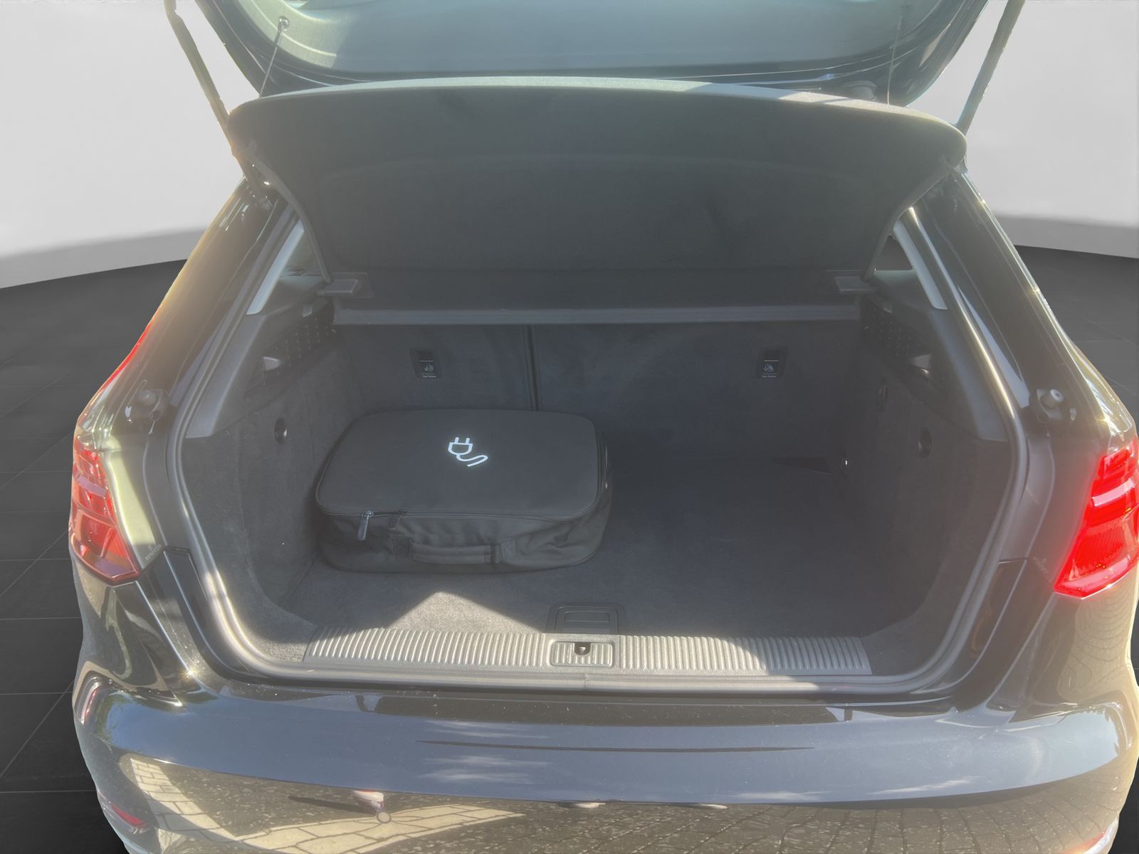 Audi A3 Sportback 40 TFSI e-tron - Samsaru's Car Outlet