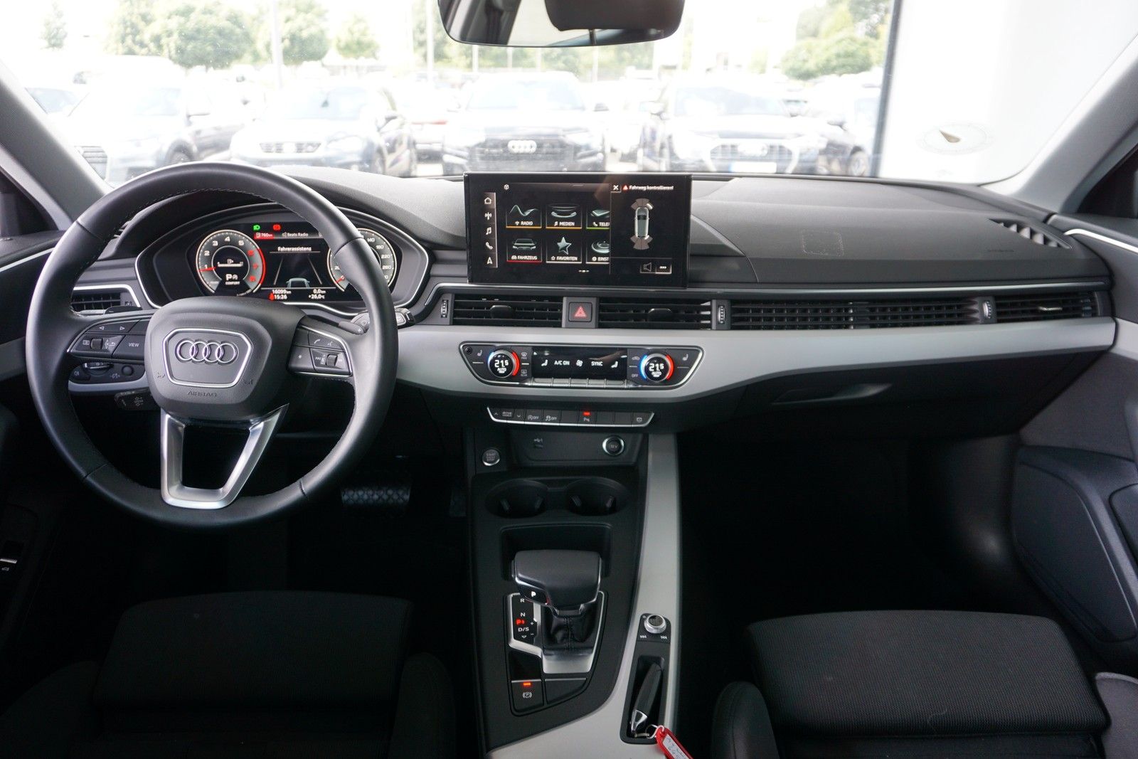 Audi A4 Avant 40 TFSI S tronic S line - Samsaru's Car Outlet