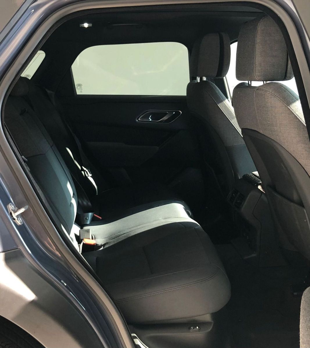 Range Rover Velar Range Rover Velar 2 - Samsaru's Car Outlet