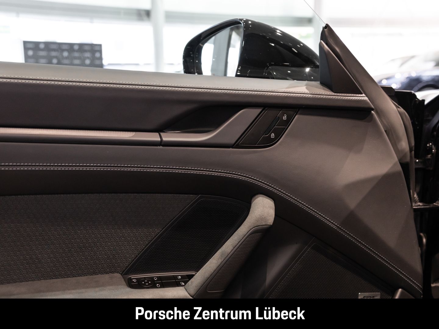 Porsche 992 911 Carrera 4 GTS BOSE Sportabgasanlage LED