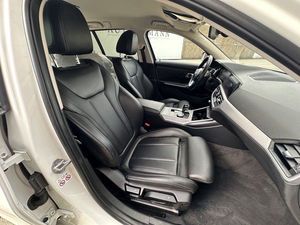 BMW 330 e Touring Aut Advantage - Samsaru's Car Outlet