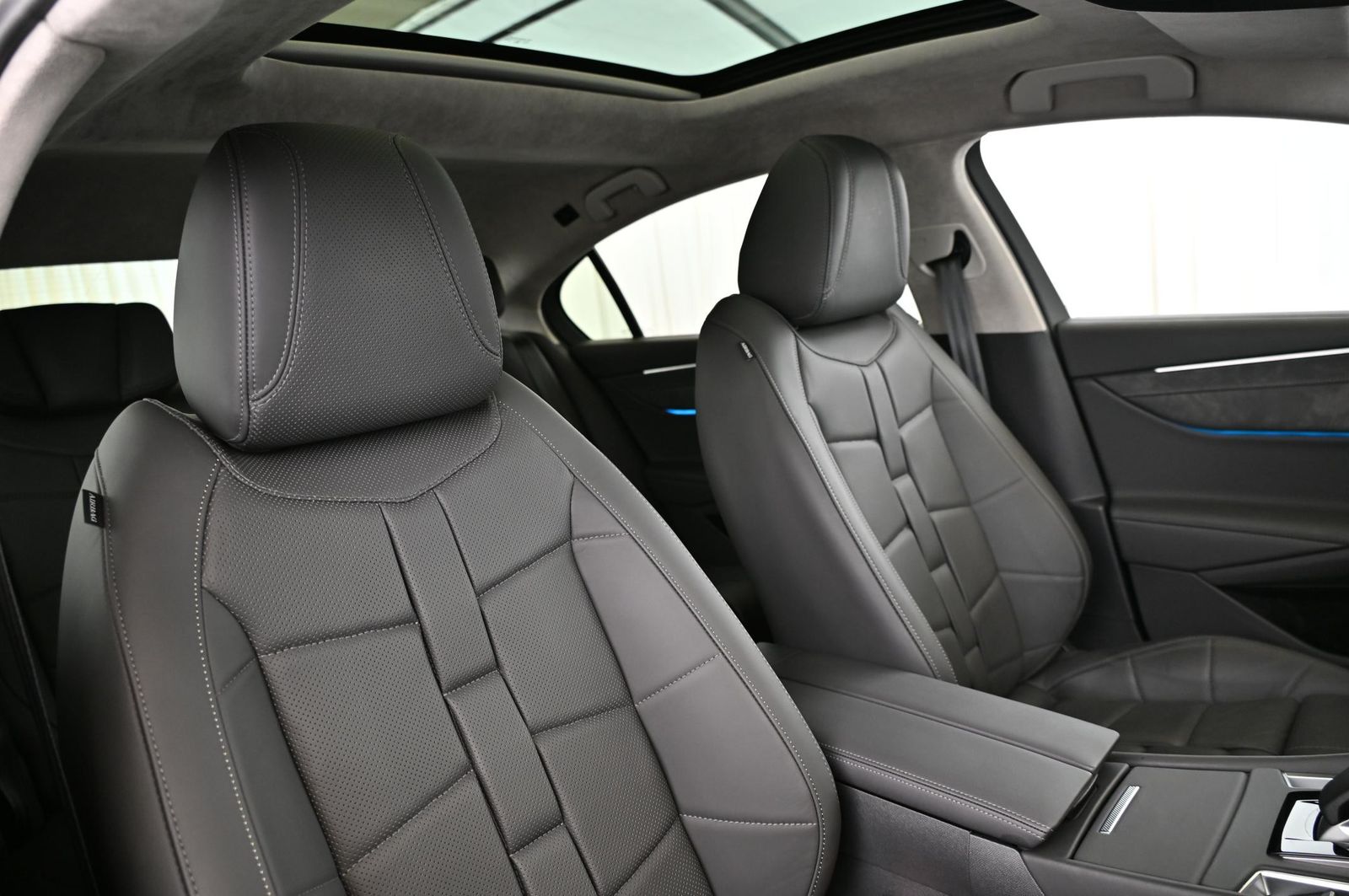 DS Automobiles DS9 1.6 E-Tense 250 OPERA UVP 74.000 EUR