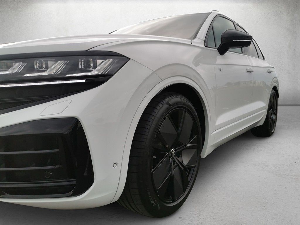 Volkswagen Touareg 3.0 TSI eHybrid 340 kW 4M R Tipronic - Samsaru's Car Outlet