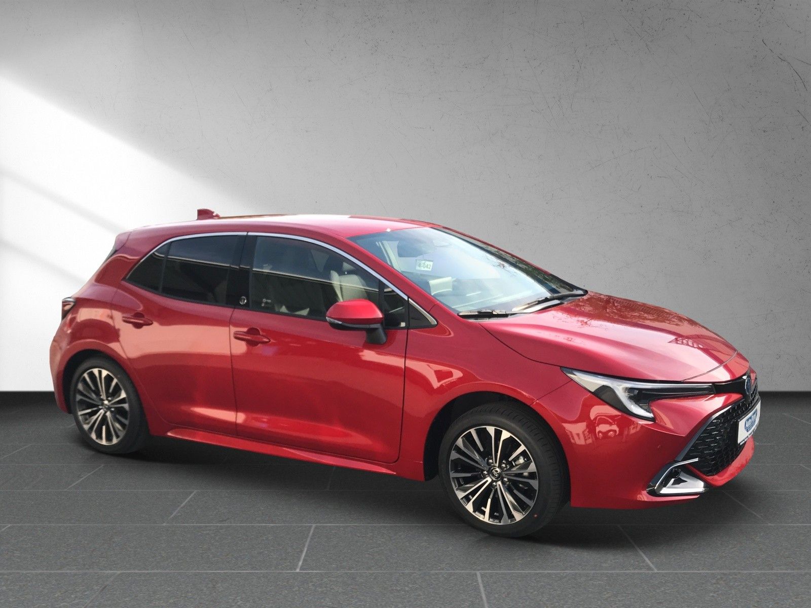Toyota Corolla 1.8 Hybrid - Samsaru's Car Outlet