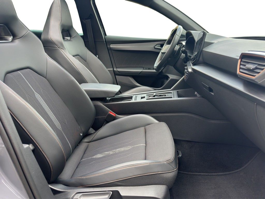 Cupra Leon Sportstourer e-Hybrid VZ - Samsaru's Car Outlet