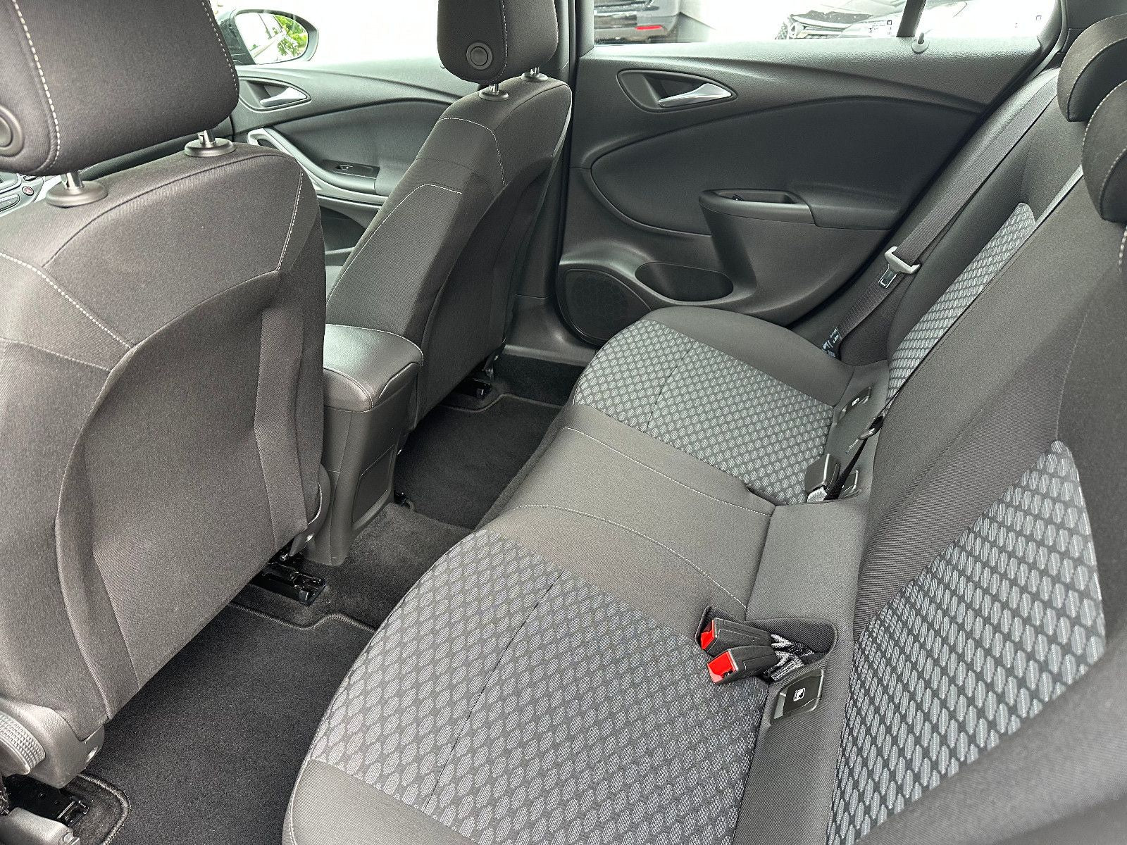 Opel Astra K 1.4 Turbo Sports Tourer Edition - Samsaru's Car Outlet
