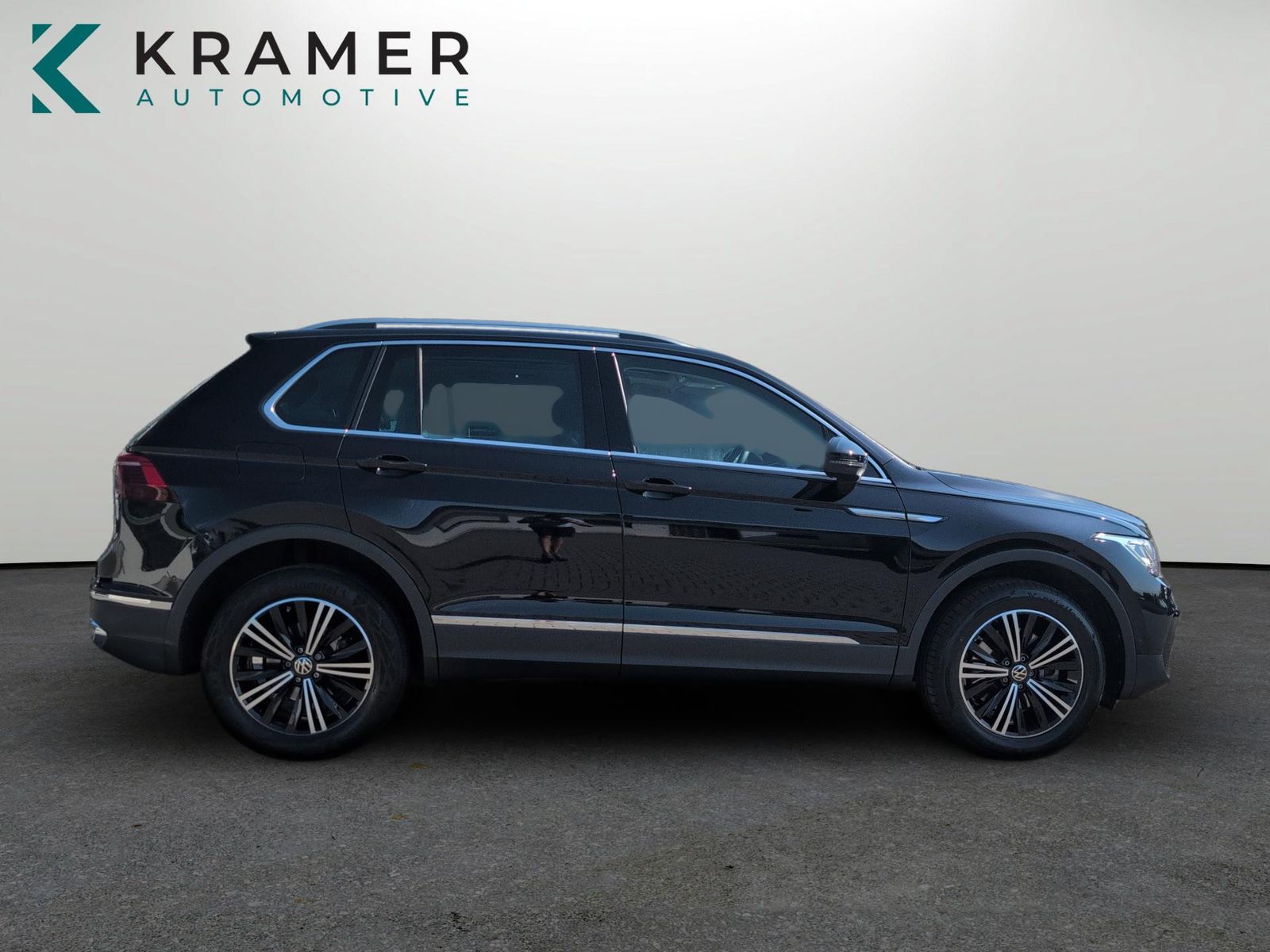 Volkswagen Tiguan Elegance 4M MATRIX+PANO+HUD+LEDER+VOLL!!