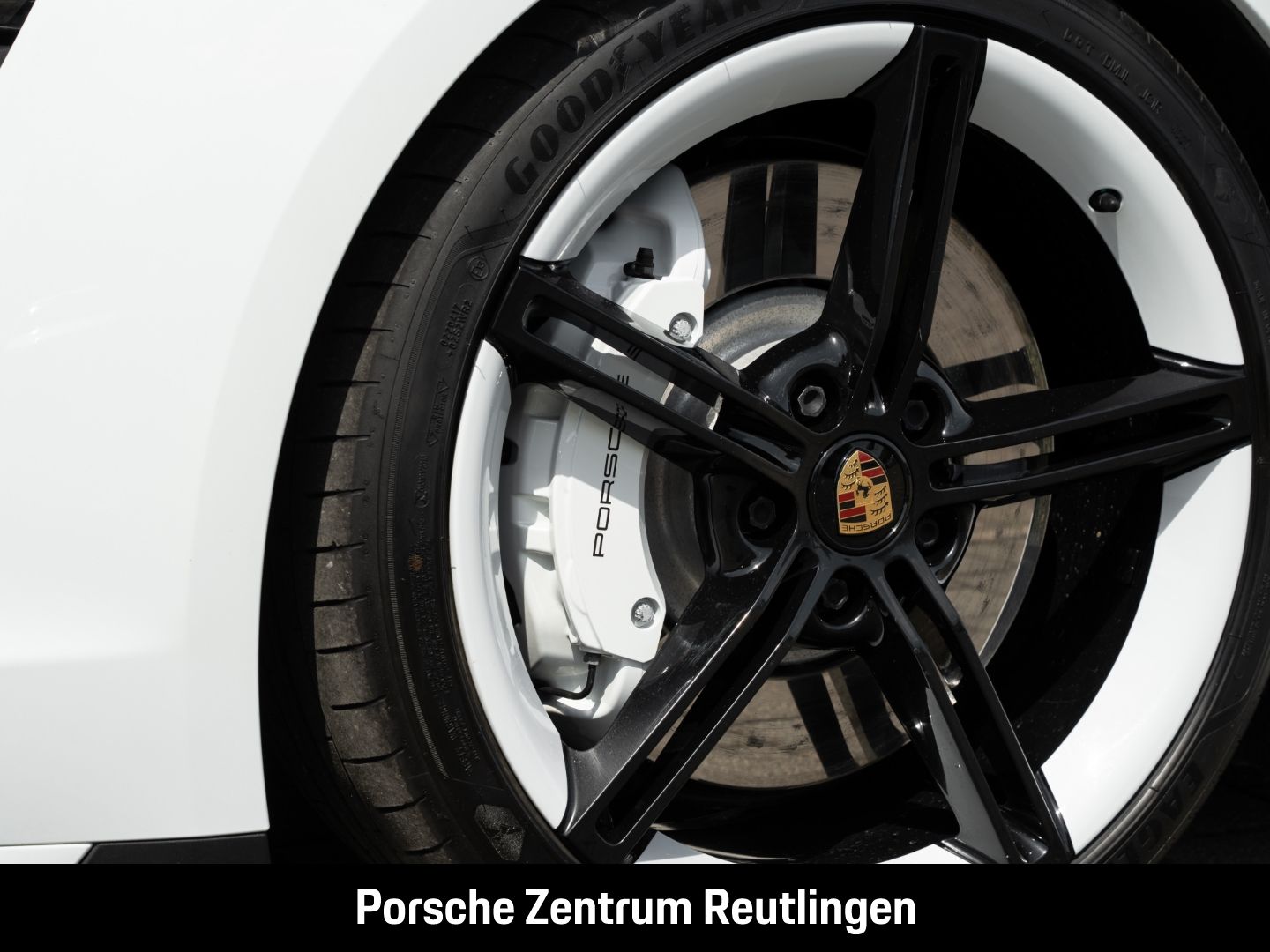Porsche Taycan Turbo BOSE Panoramadach Surround-View LED