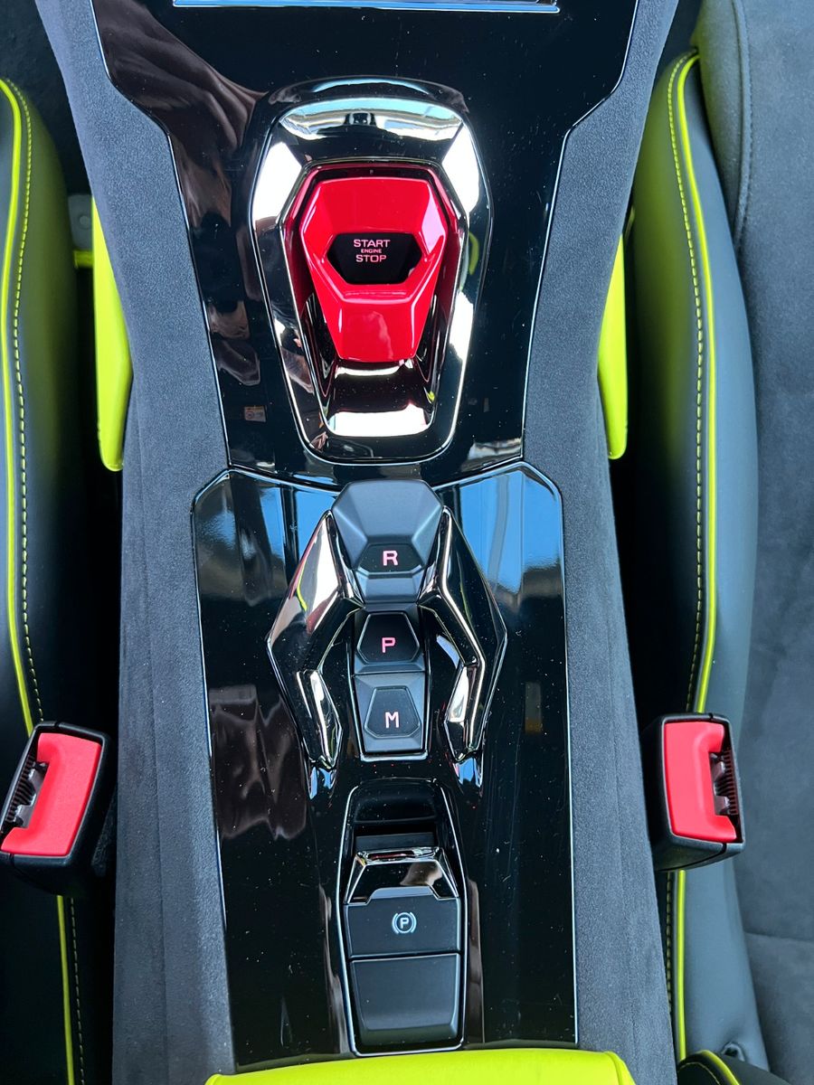 Lamborghini Huracán Tecnica - Samsaru's Car Outlet