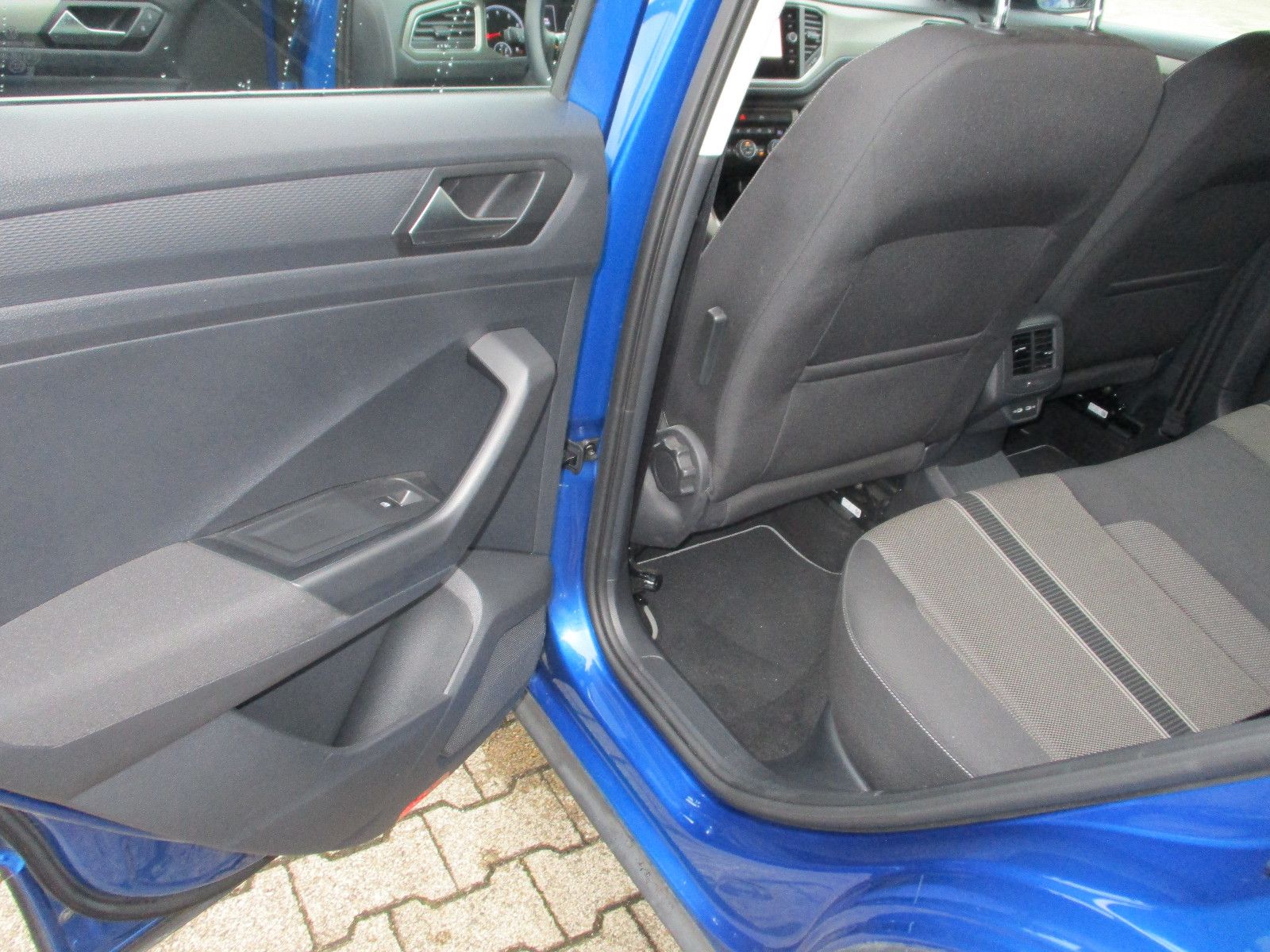 Volkswagen T-Roc Style DSG - Samsaru's Car Outlet