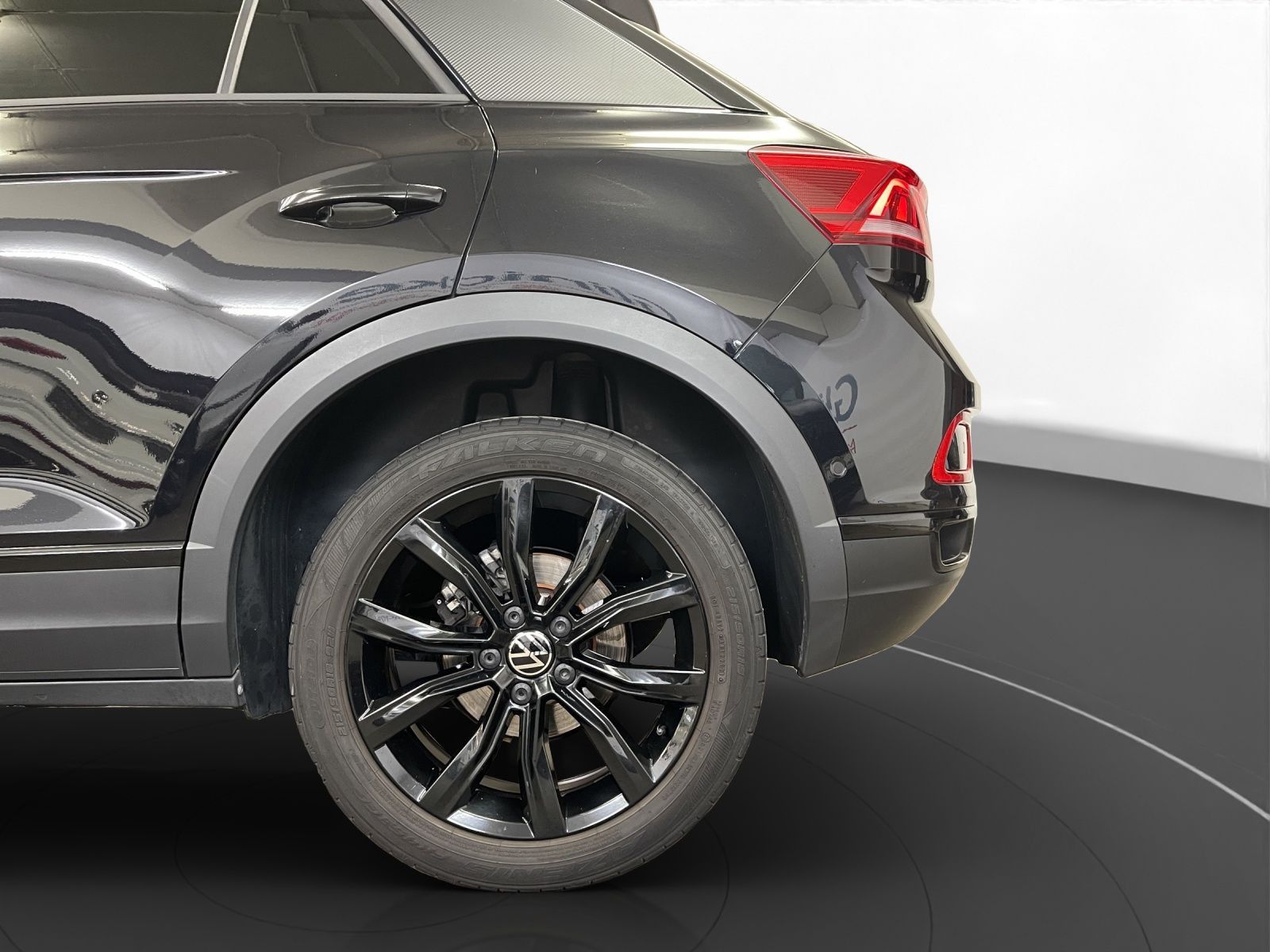 Volkswagen T-Roc 1.5 TSI Style - Samsaru's Car Outlet