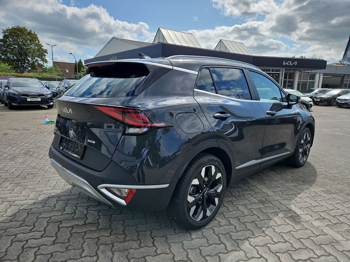 Kia Sportage 1.6T PHEV DCT AWD Vision - Samsaru's Car Outlet