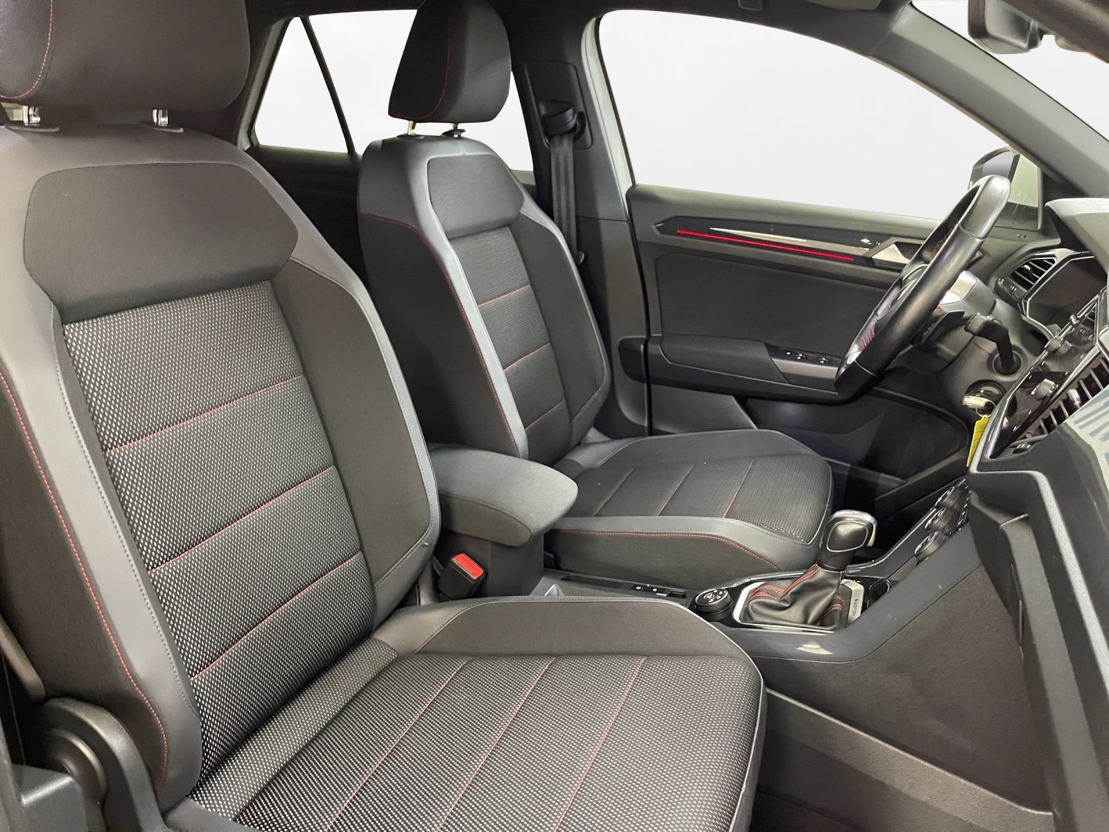 Volkswagen T-Roc 2.0 TSI Sport 4M - Samsaru's Car Outlet