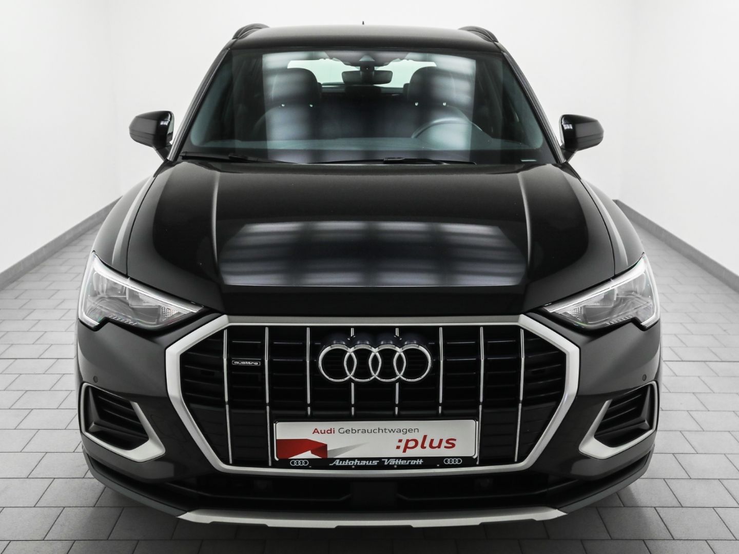 Audi Q3 45 TFSI quattro advanced - Samsaru's Car Outlet