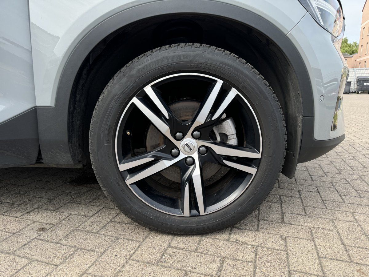 Volvo XC40 B3 Plus Dark 8-fach Aktionspreis