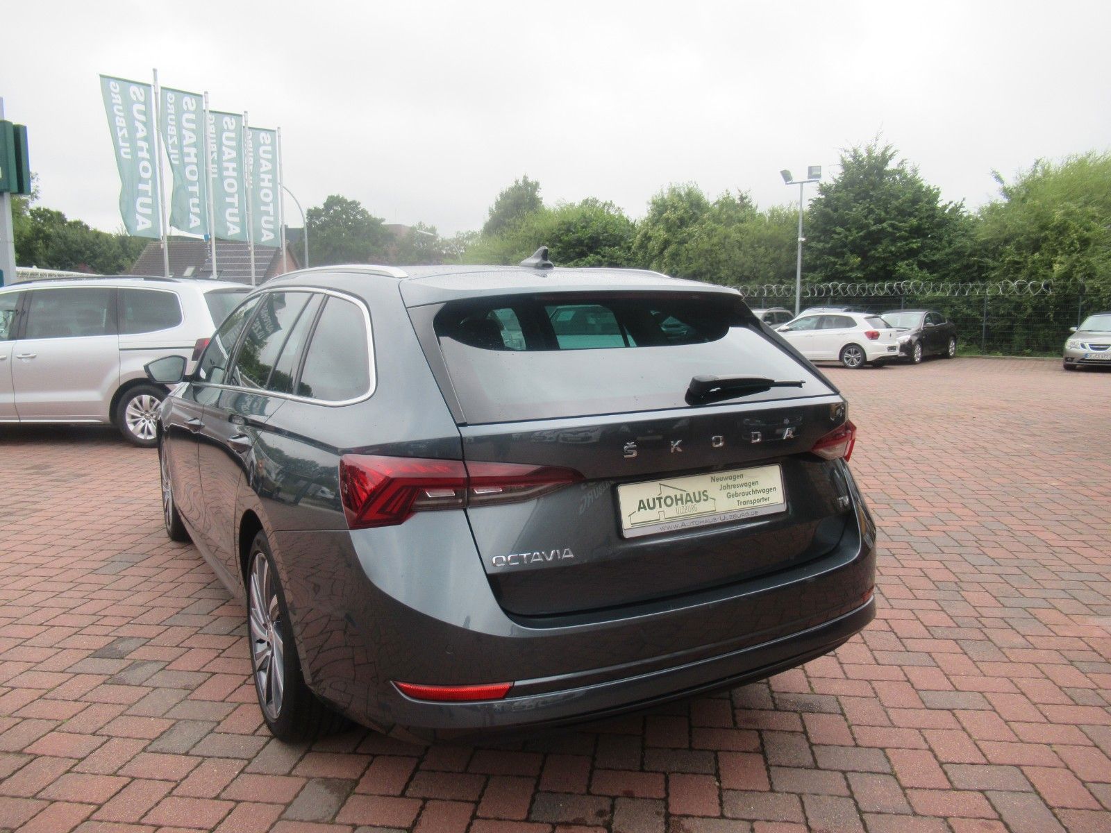 Skoda Octavia Combi Style iV - Samsaru's Car Outlet