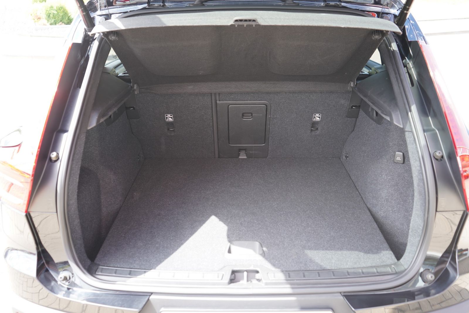Volvo XC 40 T3 2WD Momentum Pro - Samsaru's Car Outlet