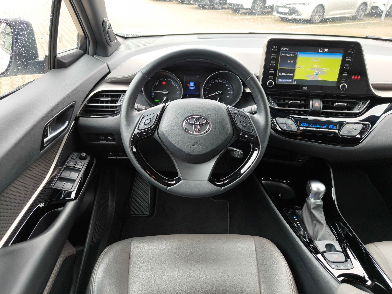 Toyota C-HR Hybrid Lounge - Samsaru's Car Outlet