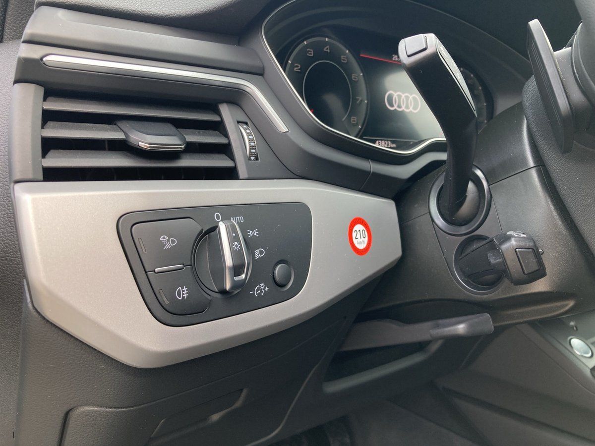 Audi A4 Avant 35 TFSI S line - Samsaru's Car Outlet