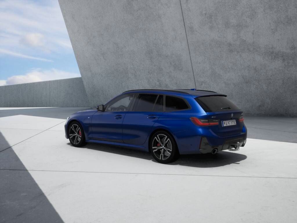 BMW 330e xDrive touring ///M Sport PRO PanoSD AHK AC