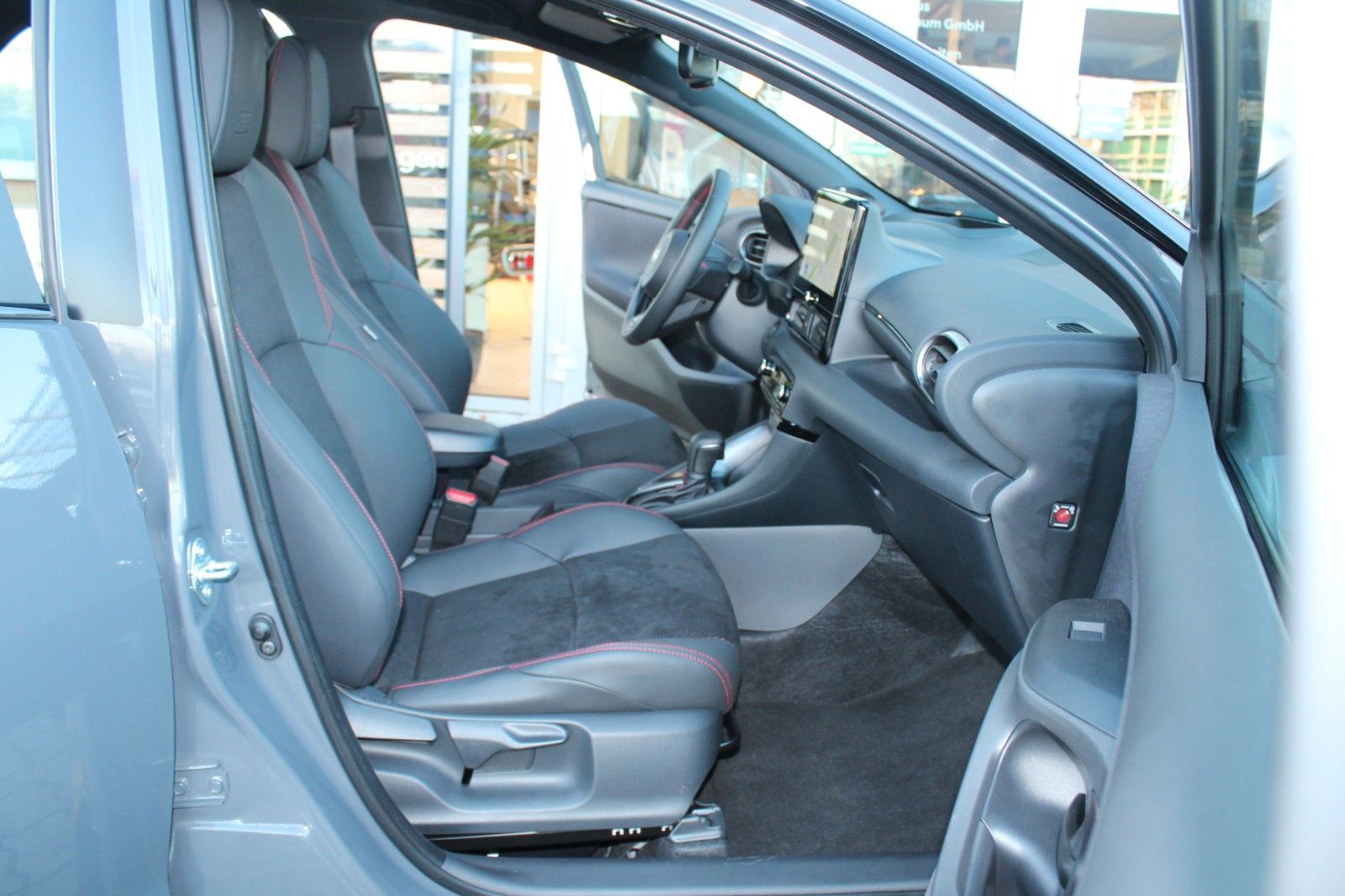 Toyota Yaris Hybrid GR Sport*LED*PDC*KAMERA*HEAD-UP*JBL