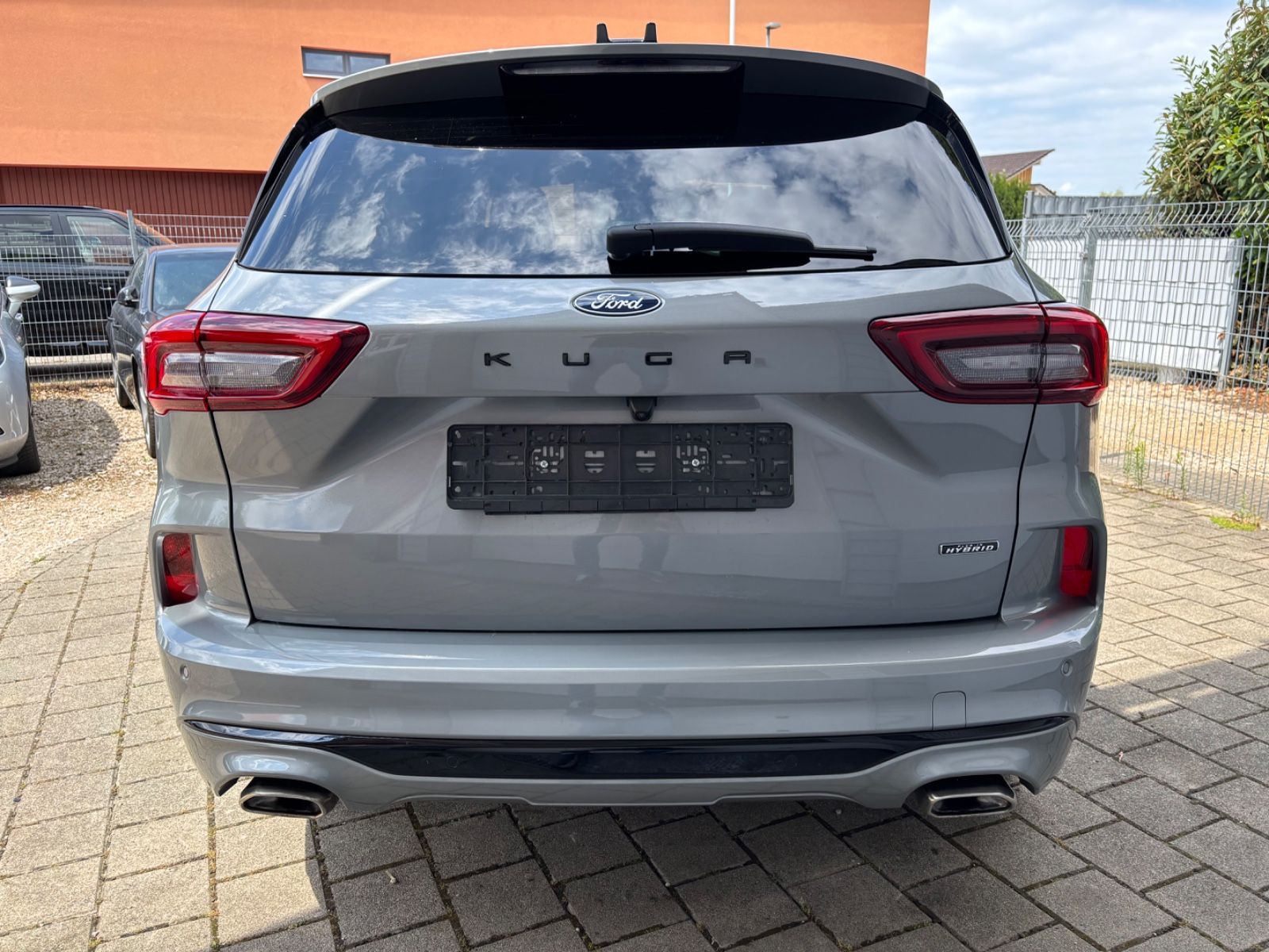 Ford Kuga Plug-In Hybrid ST-Line - Samsaru's Car Outlet