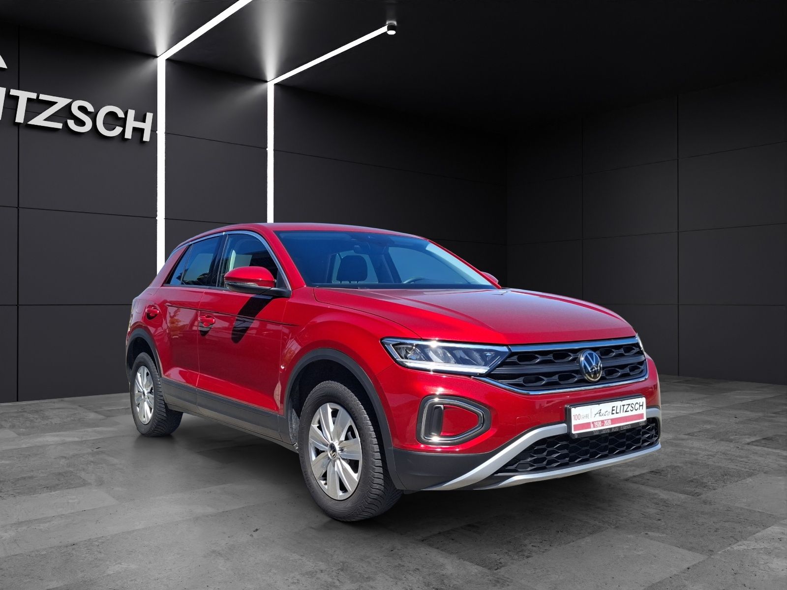 Volkswagen T-Roc TSI - Samsaru's Car Outlet