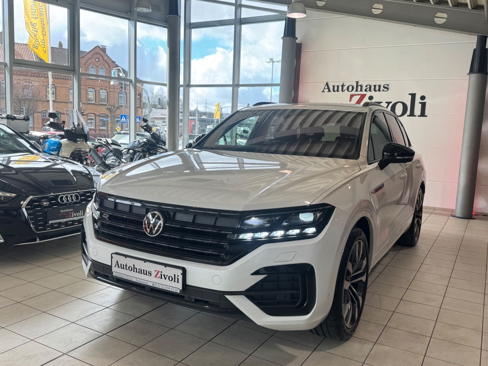Volkswagen Touareg R-Line Pano IQ LIGHT Exterieur Black Sty