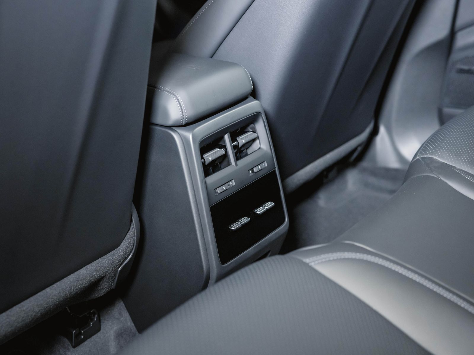 Porsche Macan 4S Electric Sport Chrono Panoramadach