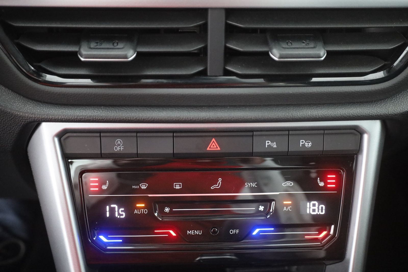 Volkswagen T-Roc 1.5 TSI DSG - Samsaru's Car Outlet