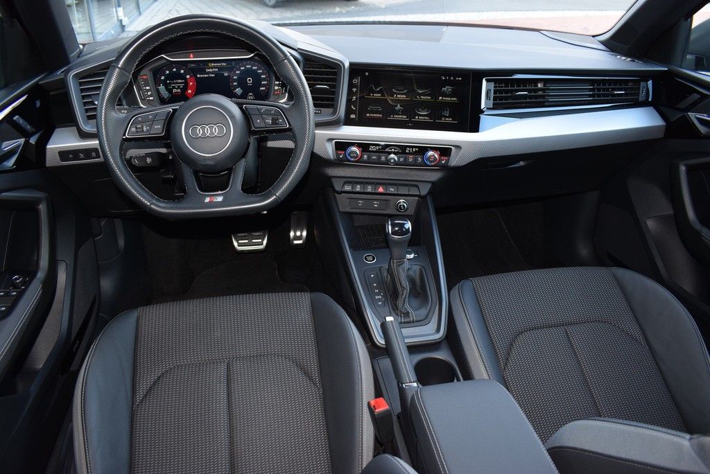 Audi A1 Sportback 40 TFSI S-tronic S-line - Samsaru's Car Outlet