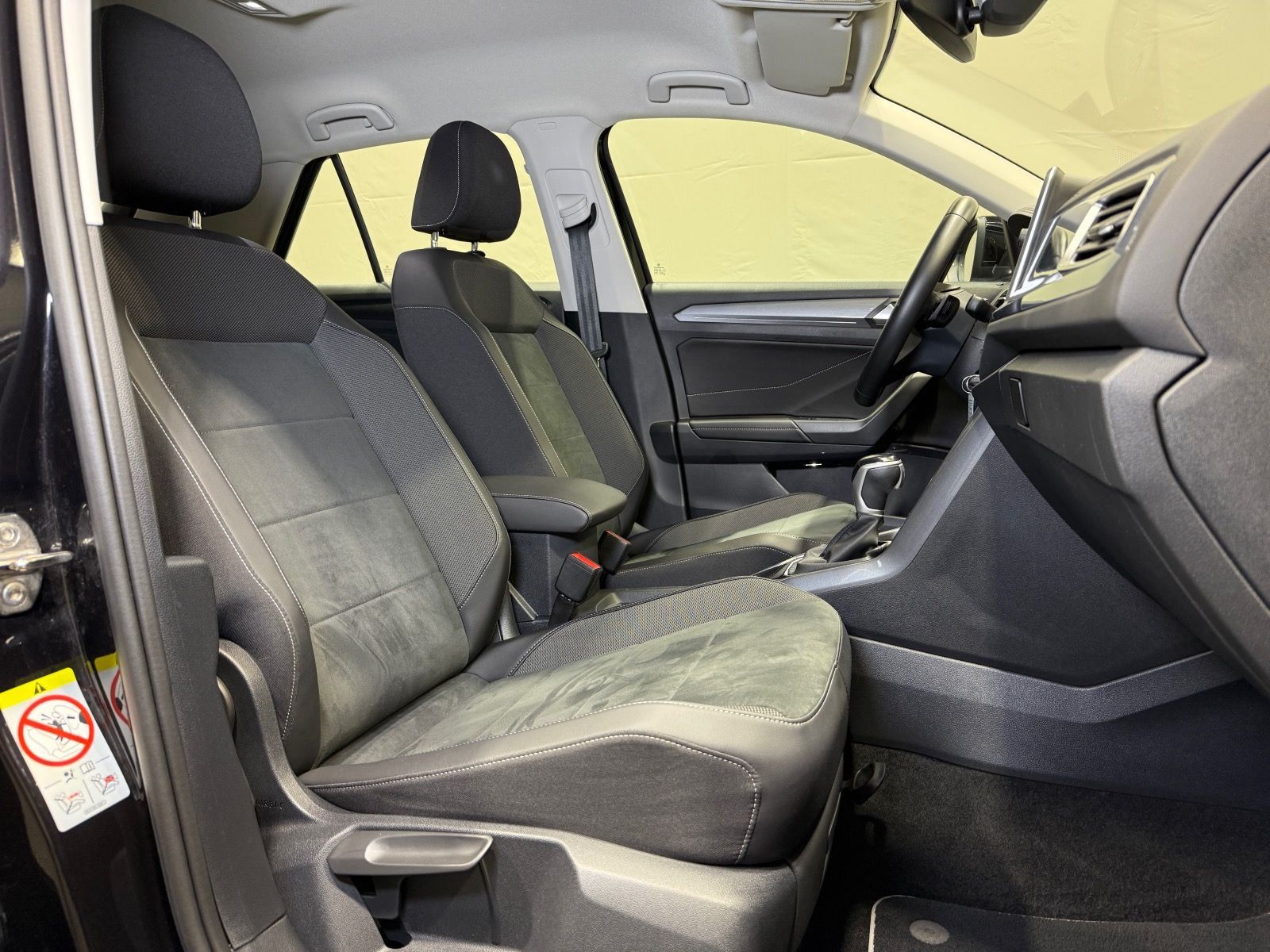 Volkswagen T-ROC Style 1.5 TSI DSG - Samsaru's Car Outlet