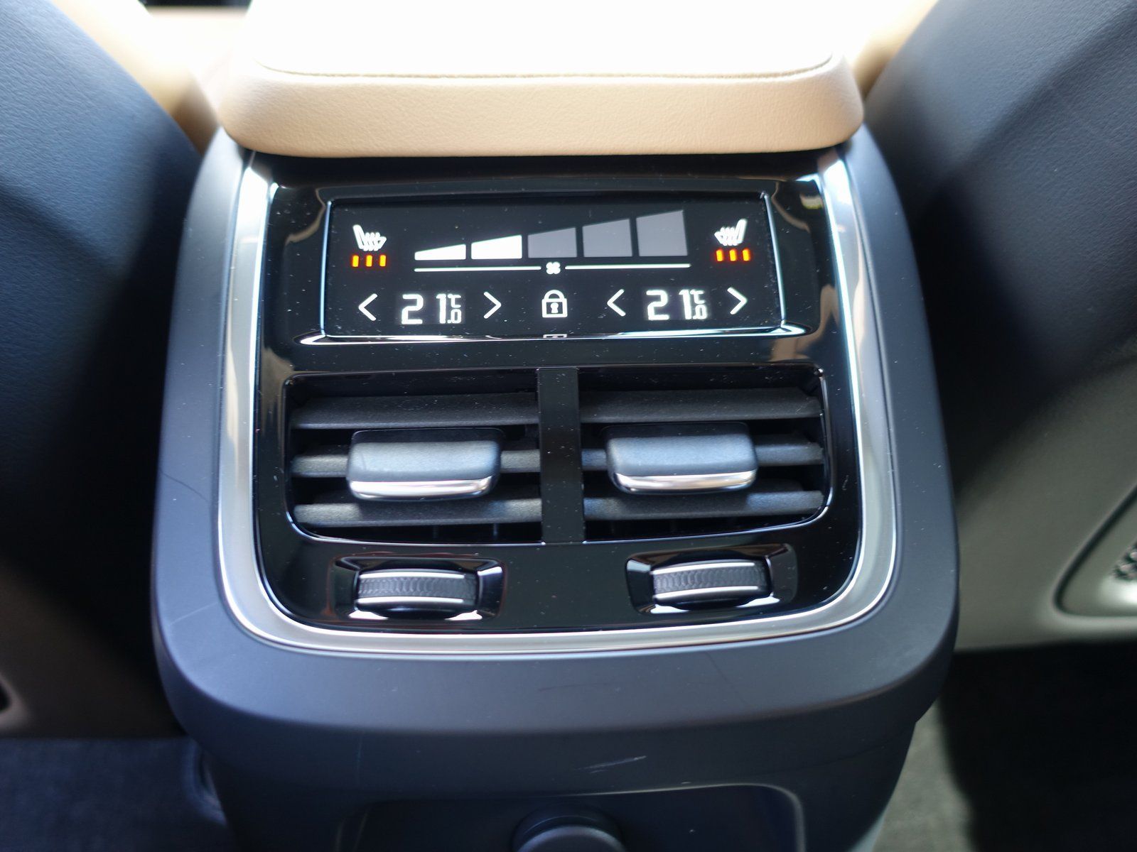 Volvo XC90 Plus Bright T8 Recharge AWD - Samsaru's Car Outlet