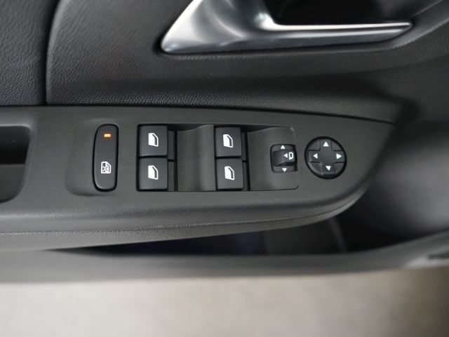 Opel Corsa-e F FIRST EDITION - Samsaru's Car Outlet