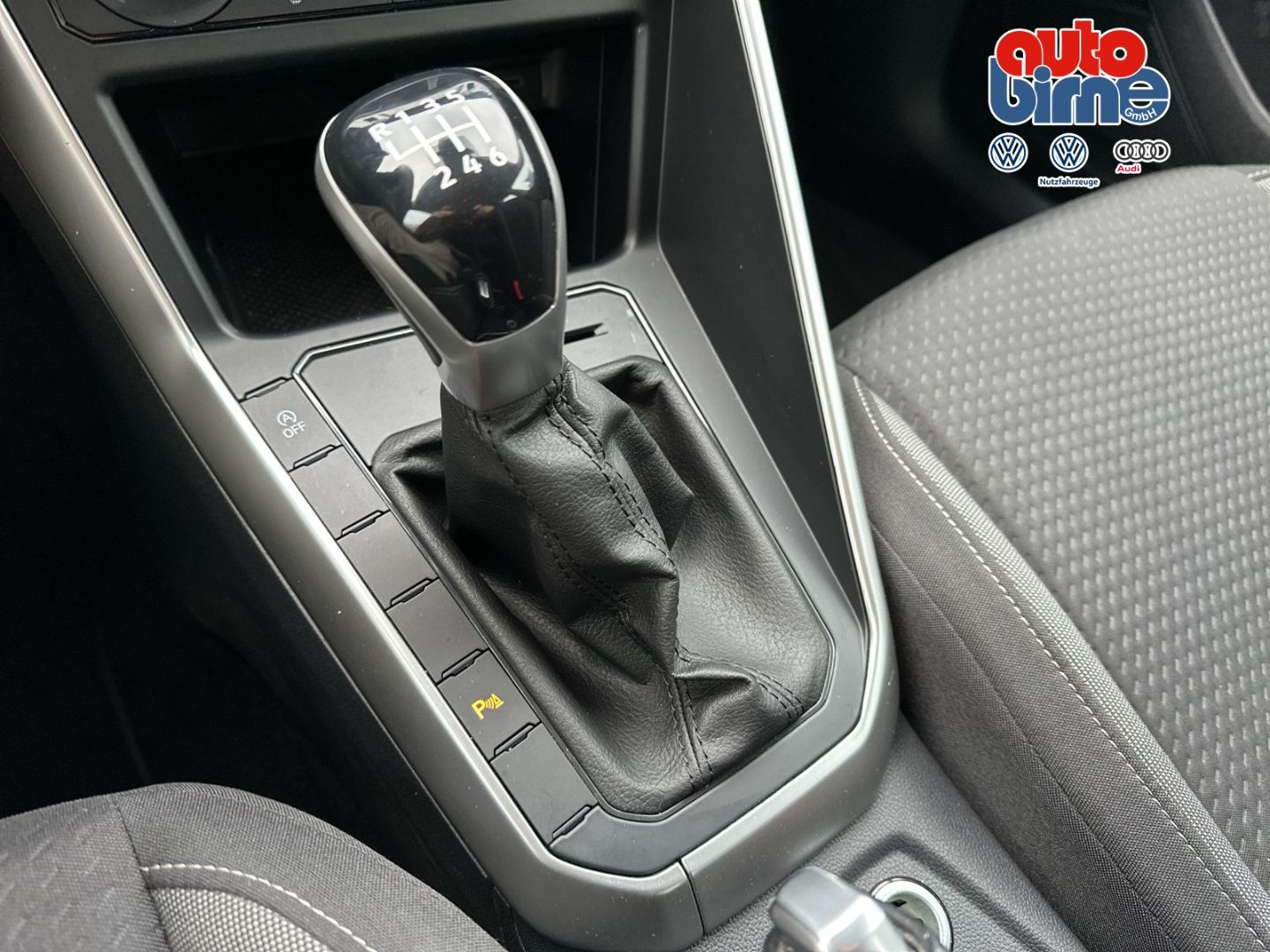 Volkswagen Taigo 1.0 TSI Life - Samsaru's Car Outlet