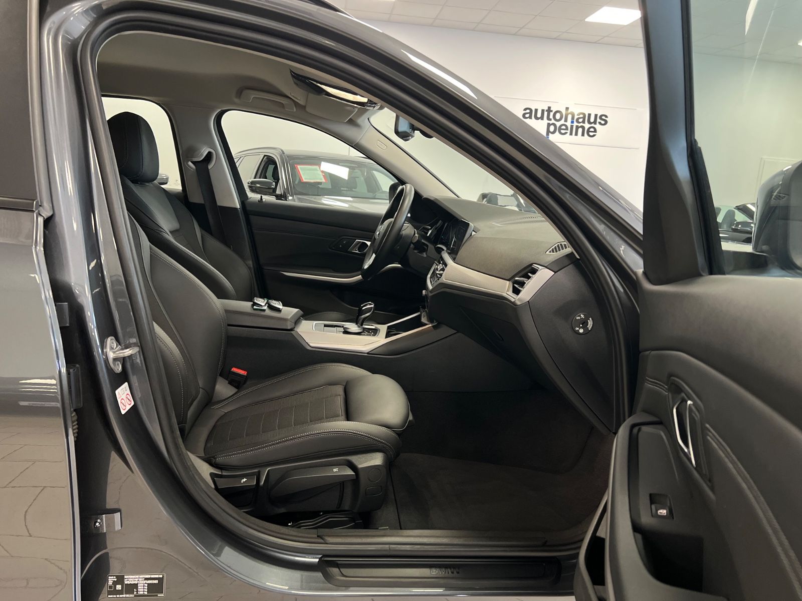 BMW 320e Advantage Aut - Samsaru's Car Outlet