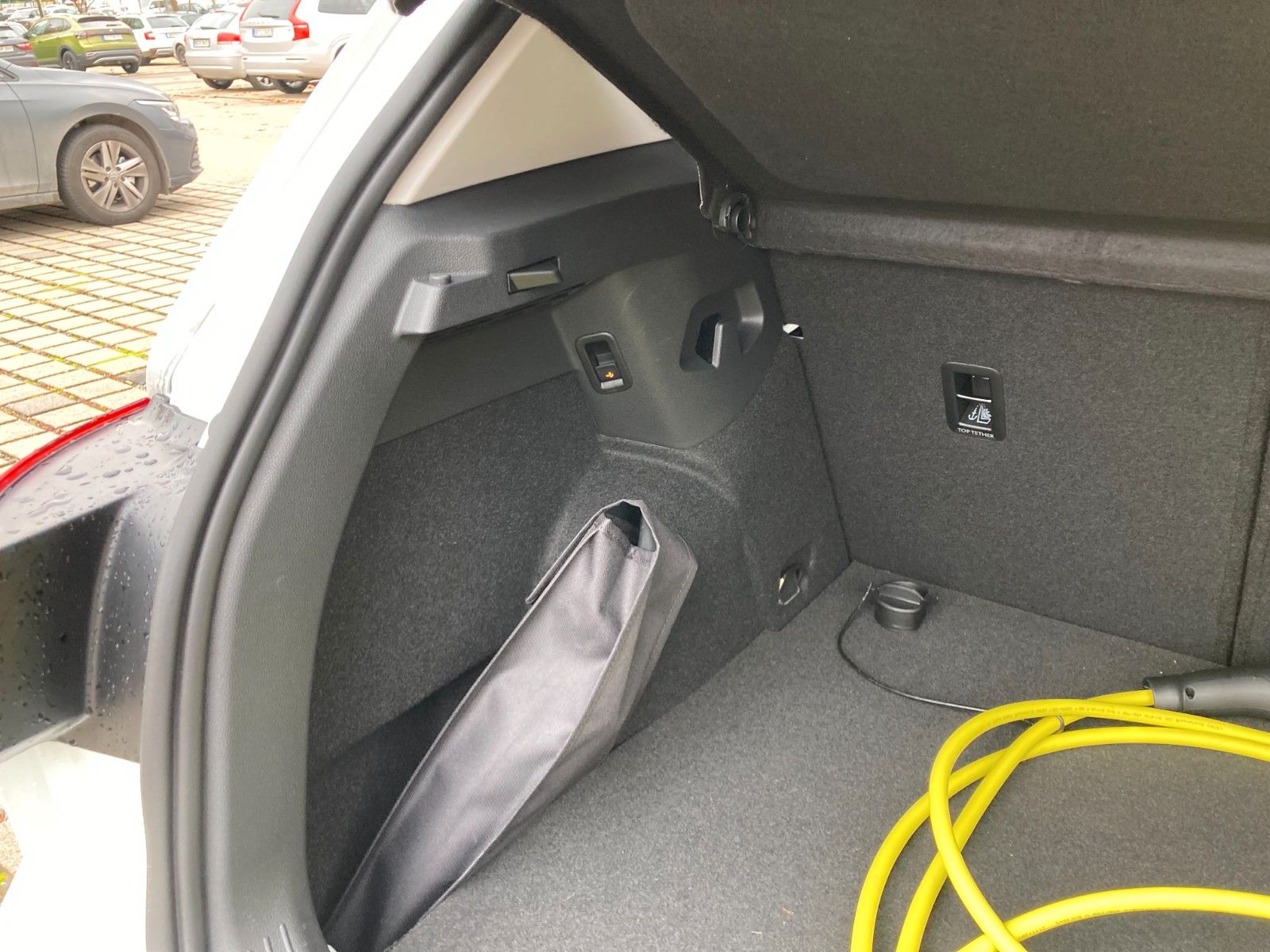 Volkswagen Golf VIII Lim. Style eHybrid - Samsaru's Car Outlet